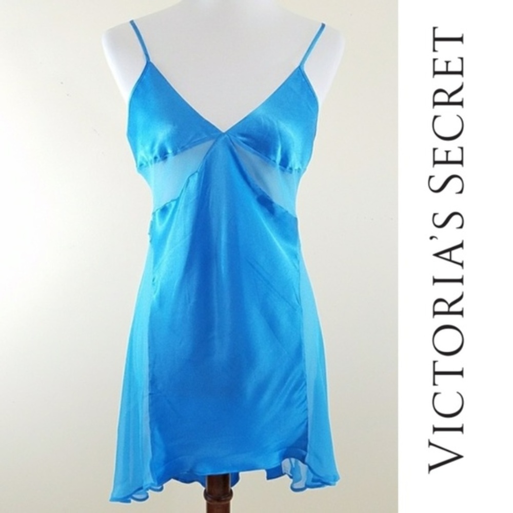 🎁 Victoria's Secret Sexy Blue Satin Slip